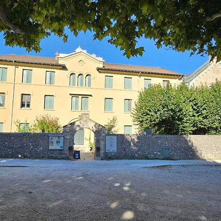 Gite D'Etape Et De Groupe Du Clos Saint Roch Viviers Dış mekan fotoğraf