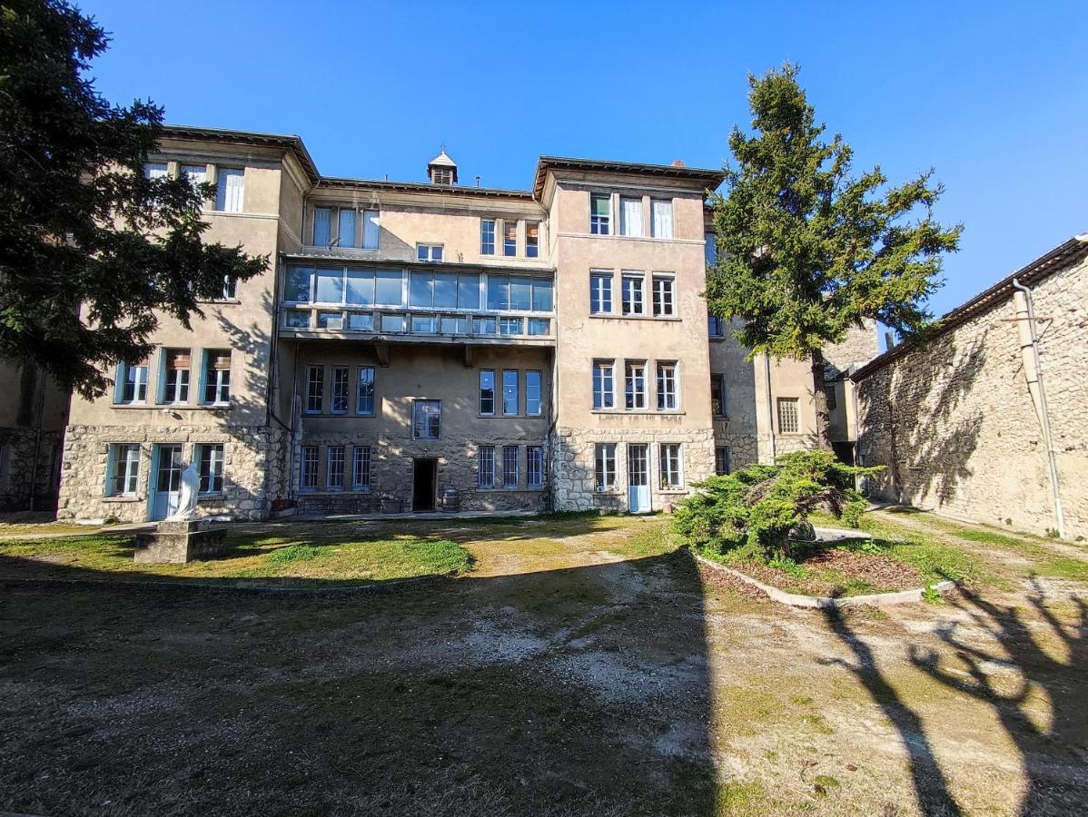Gite D'Etape Et De Groupe Du Clos Saint Roch Viviers Dış mekan fotoğraf